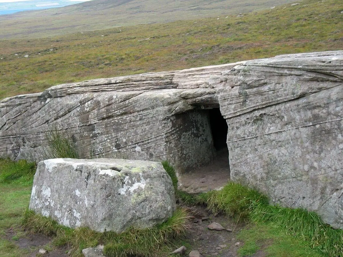 (عکس) راز عبارت فارسی روی مقبره ۵ هزار ساله