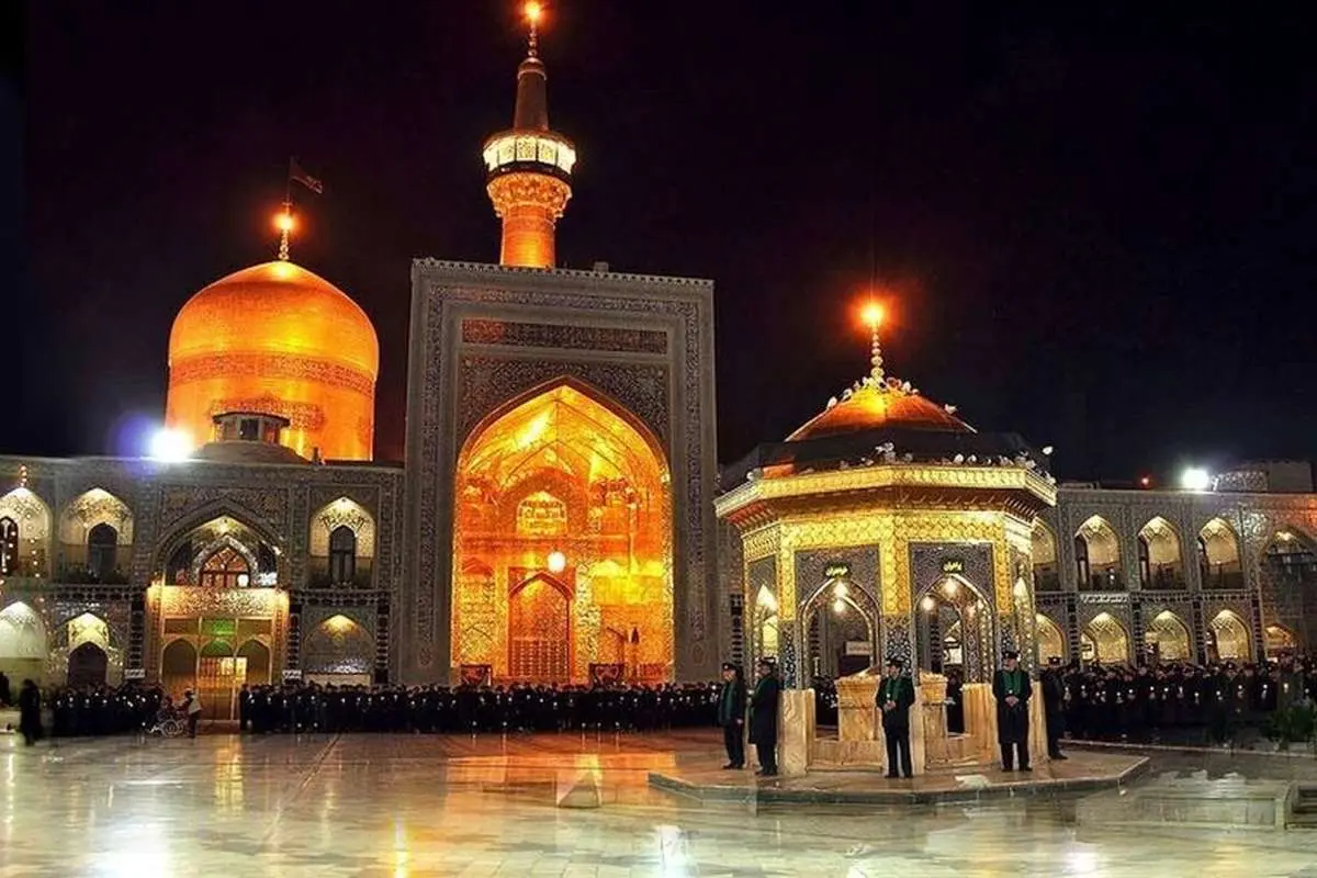 تصاویر حرم امام رضا در زمان قاجار؛ ایوان طلا ۱۵۰ سال قبل چه شکلی بود؟