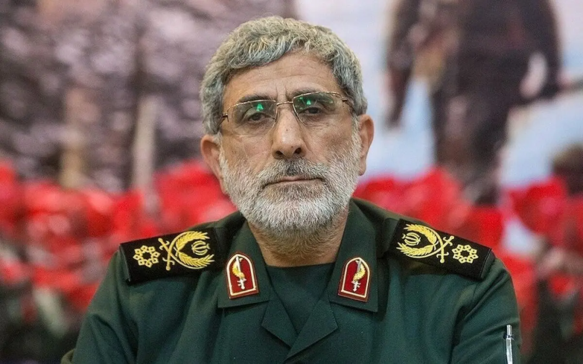 تصویری دیده نشده از فرمانده سپاه قدس در بیمارستان