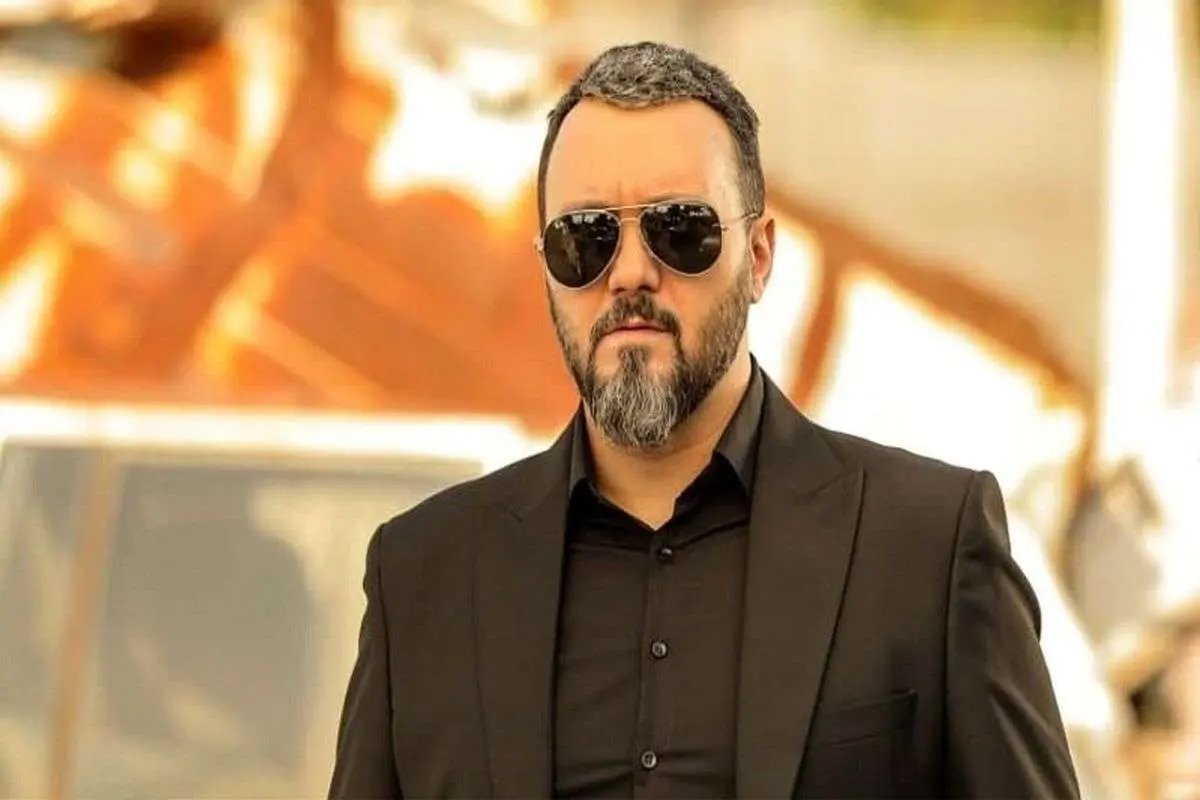 (عکس) کریخوانی شیطنتآمیز کامبیز دیرباز برای استقلالیها در اینستاگرام!