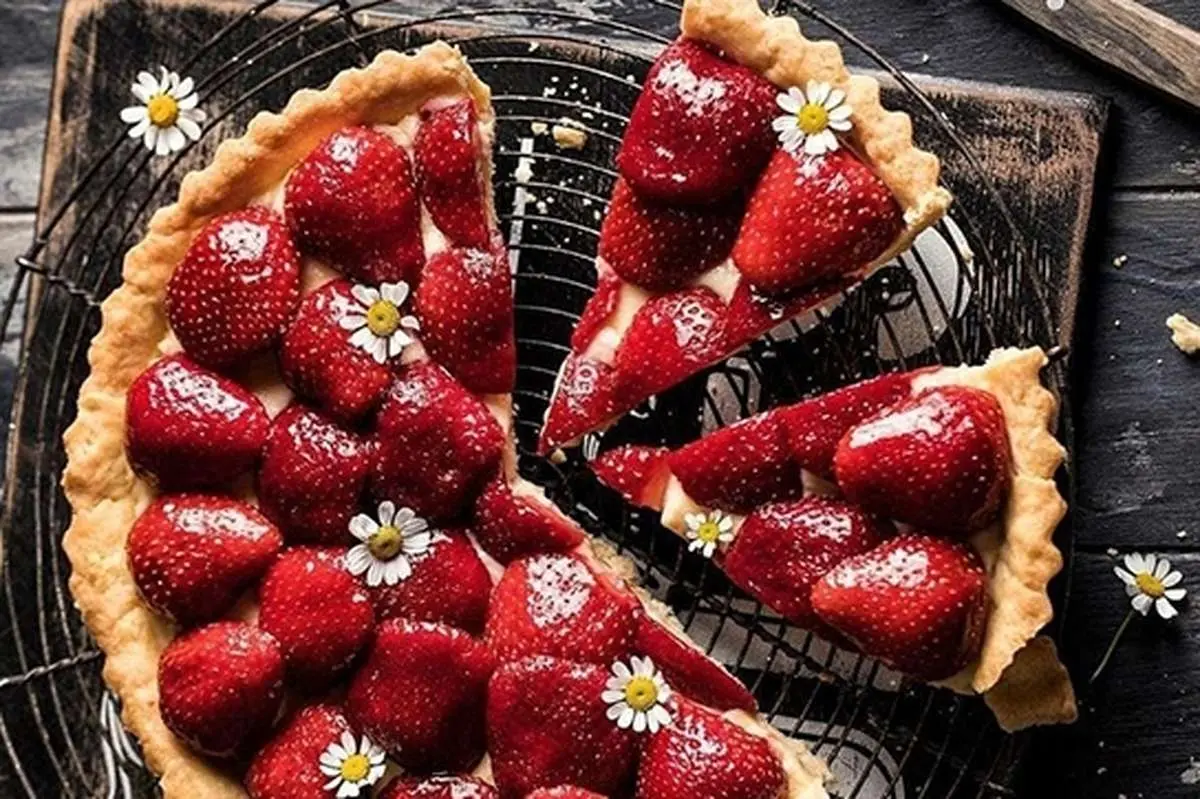طرز تهیه چند دسر مجلسی با میوههای بهاری