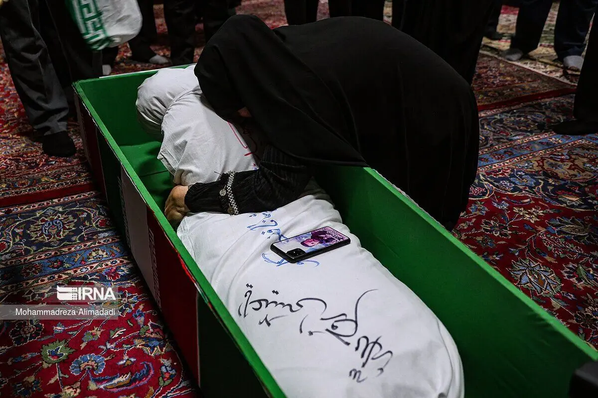 (تصاویر) وداع با پیکر شهید جانی بت اوشانا