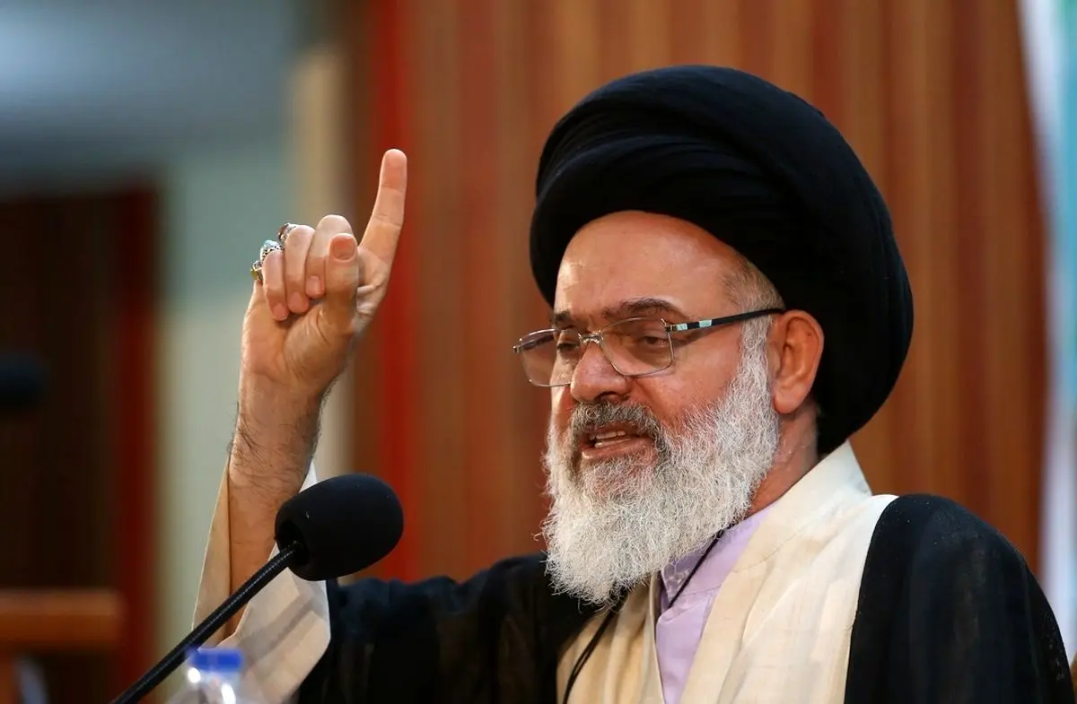 امام جمعه قم: برخی مسئولین کشور «آینده نگری» ندارند/ مسئولان همیشه در جلسات هستند، ولی خروجی آن‌ها معلوم نیست
