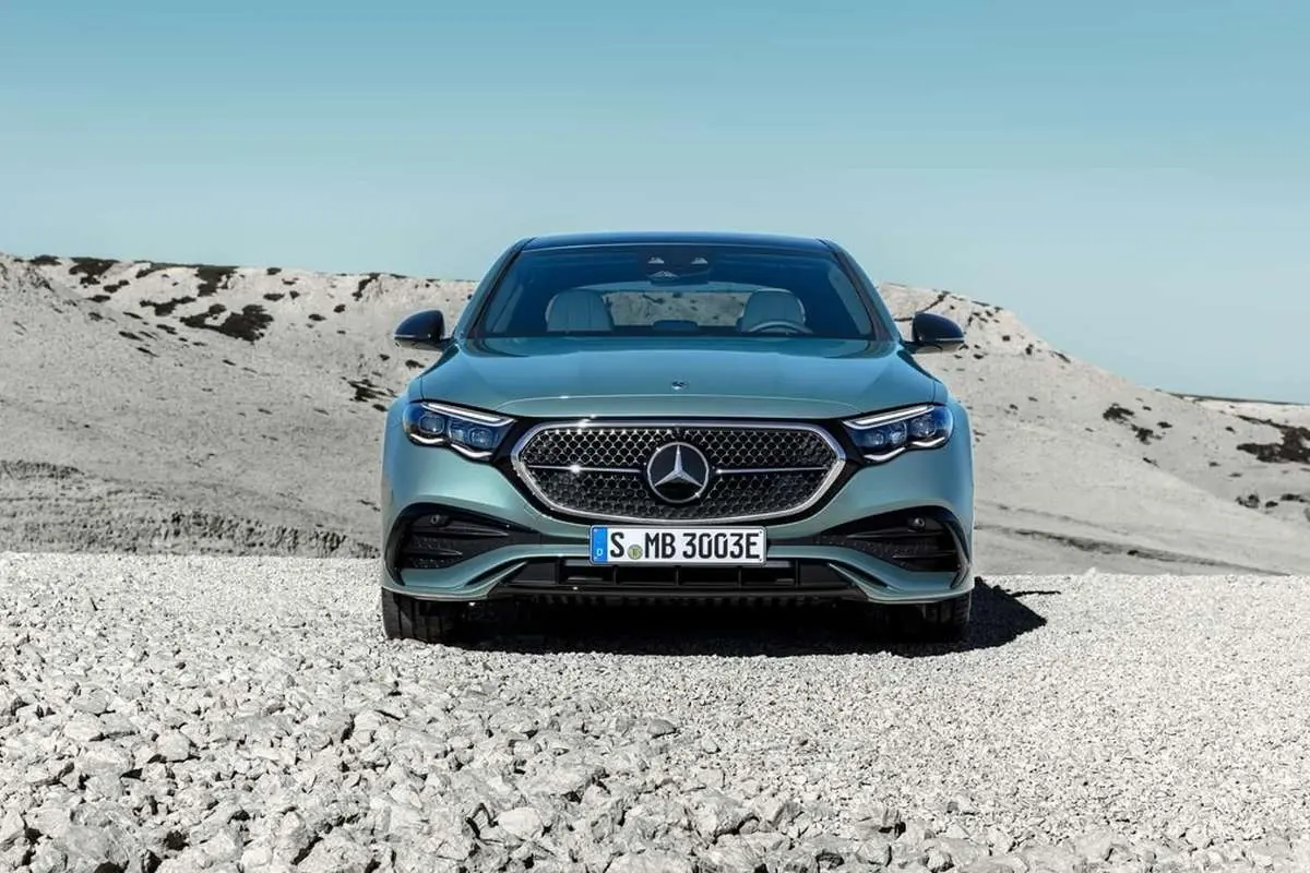 (تصاویر) مرسدس بنز E-CLass جدید / تغییرات مهم در کابین و تعلیق پیشرفته