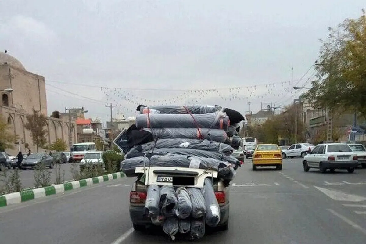 (ویدئو) حرکت عجیب راننده پراید برای صرفه‌جویی در هزینه جابه‌جایی بار!