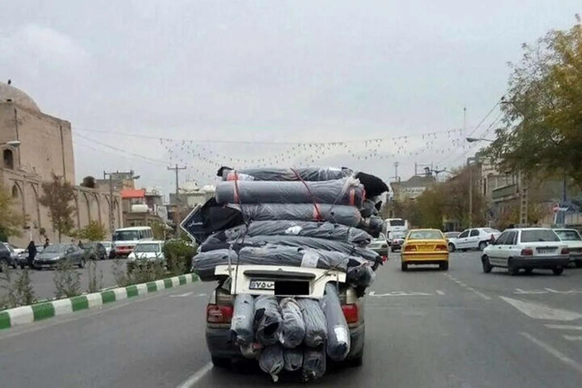 (ویدئو) حرکت عجیب راننده پراید برای صرفه‌جویی در هزینه جابه‌جایی بار!