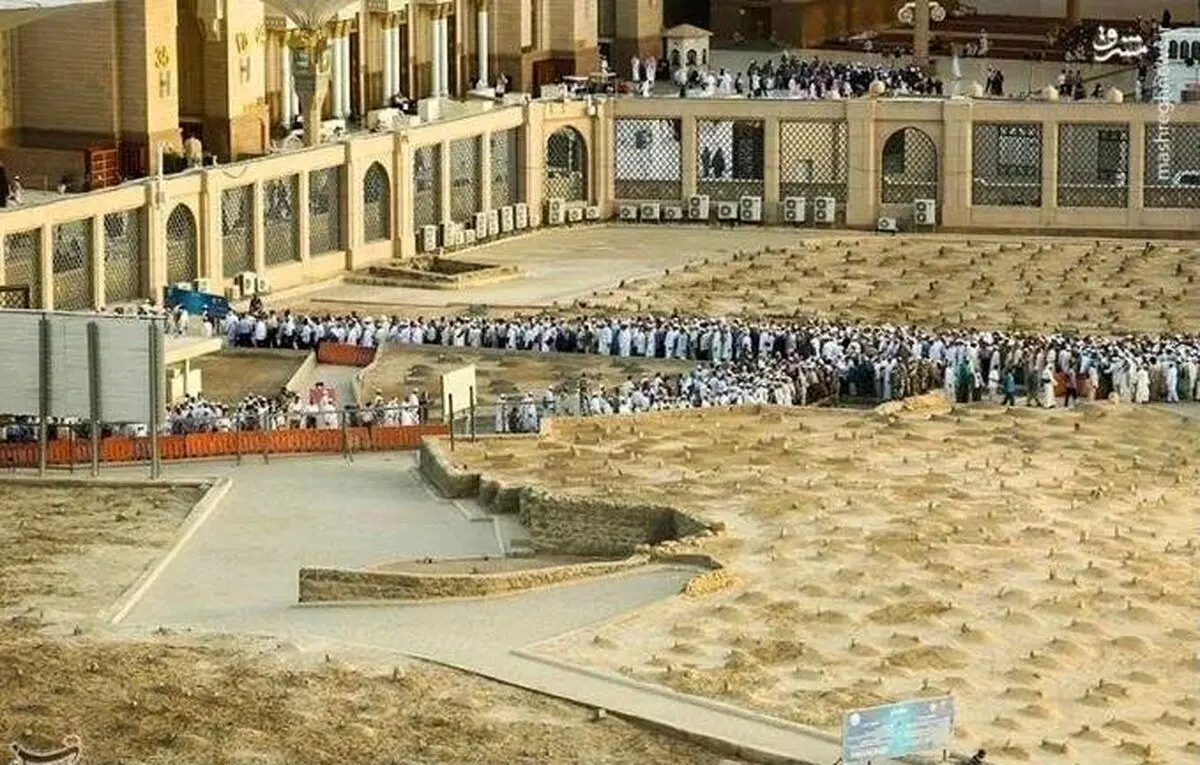 (عکس) قبرستان بقیع قبل و بعد از تخریب