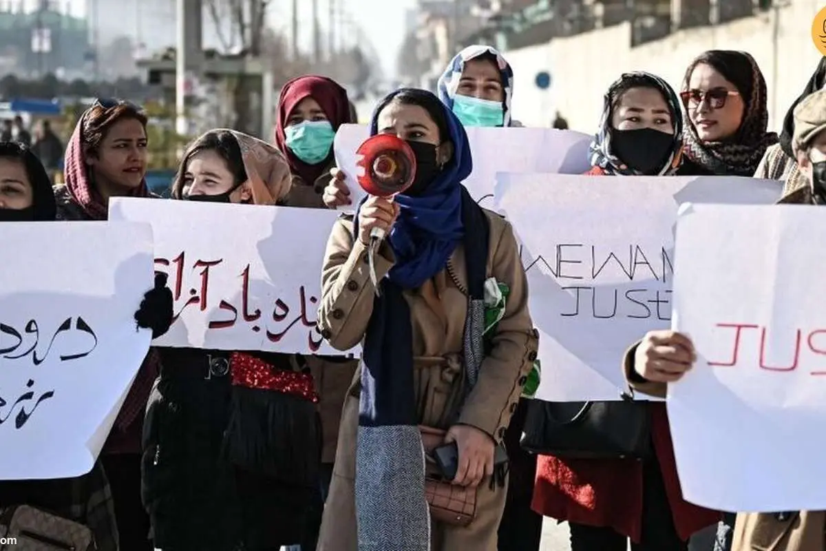 (ویدئو) تظاهرات زنان افغان علیه به رسمیت شناختن طالبان