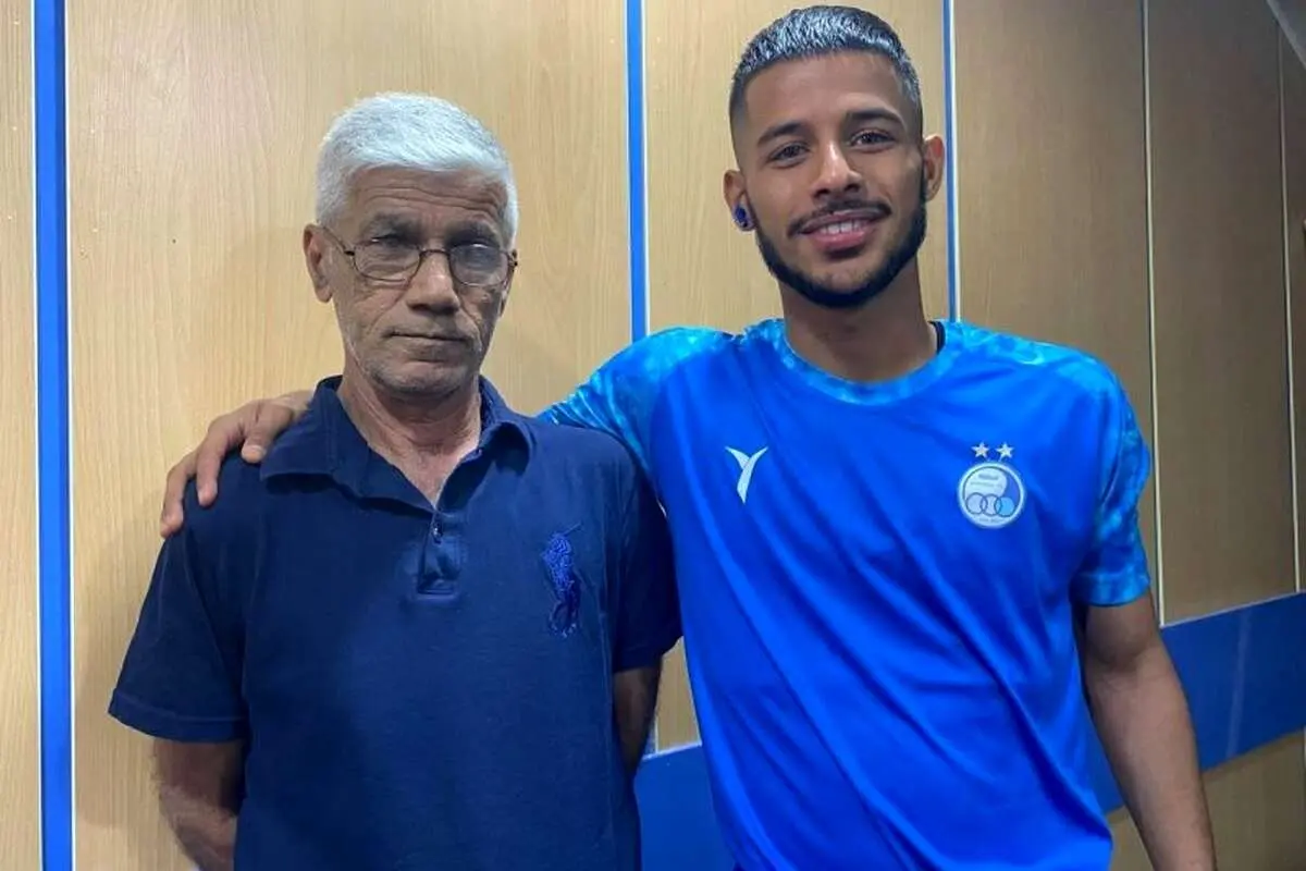 (عکس)پدر قایدی تماشاگر ویژه دیدار استقلال