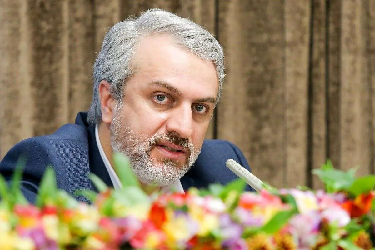 (ویدئو) وزیر صمت: آقای بیگی بلند بشید و تنها یک خودرو که داده شده را نام ببرید