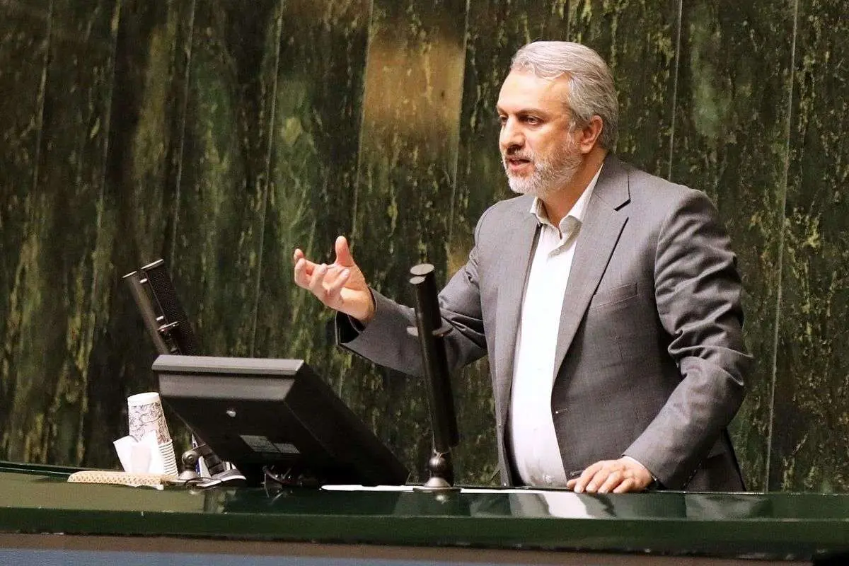 (ویدیو) فاطمی امین: بنده به عنوان وزیر یک تندر ۹۰ مدل ۸۹ دارم/ بنده هم به قیمت خودرو منتقد هستم