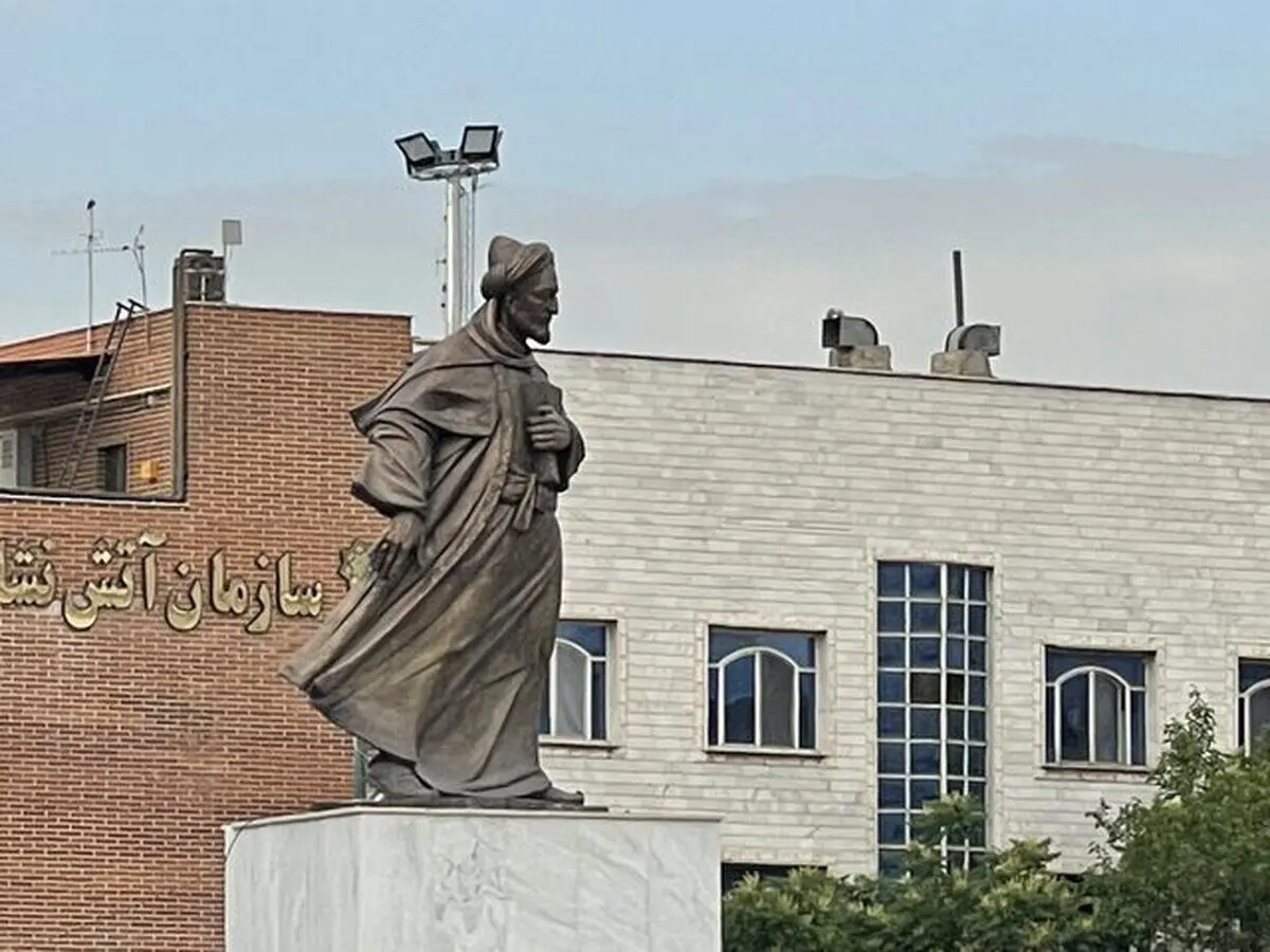 (عکس) بزرگترین مجسمه برنزی پایتخت رونمایی شد