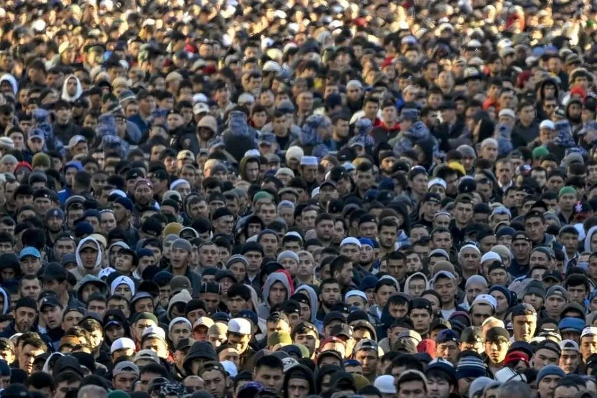 (تصاویر) اقامه باشکوه نماز عید فطر در خیابانهای مسکو