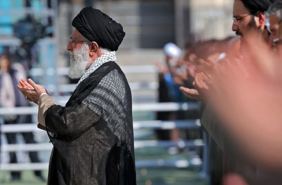 نماز عید فطر به امامت رهبر انقلاب اقامه شد