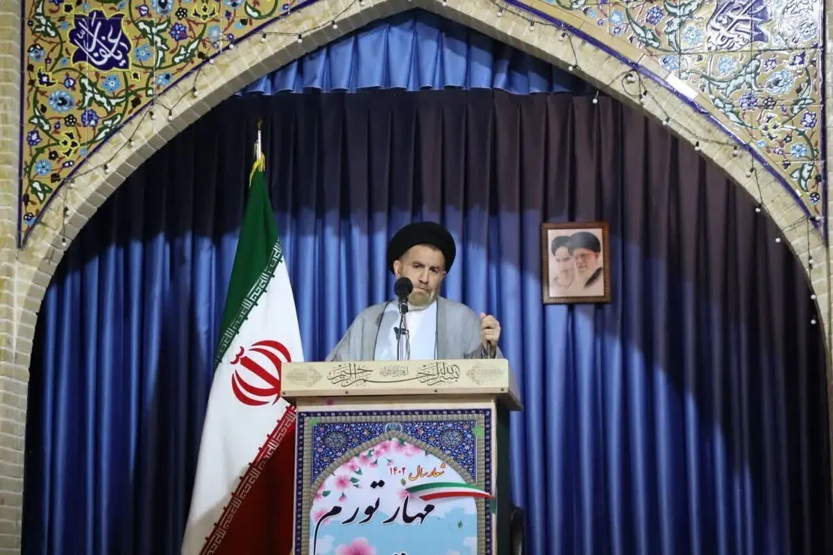 امام جمعه خرم‌آباد: مگر می‌شود بخش‌هایی از لباس نو، «پاره» باشد؟!