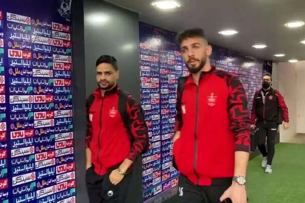 (ویدیو) ورود بازیکنان پرسپولیس به آزادی برای دربی یکصدم