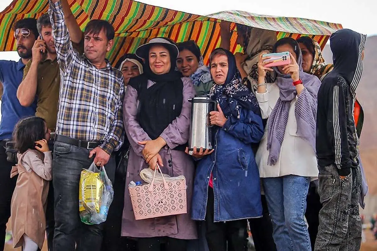 (تصاویر) مجوز ورود زنان به این ورزشگاه کشتی صادر شد