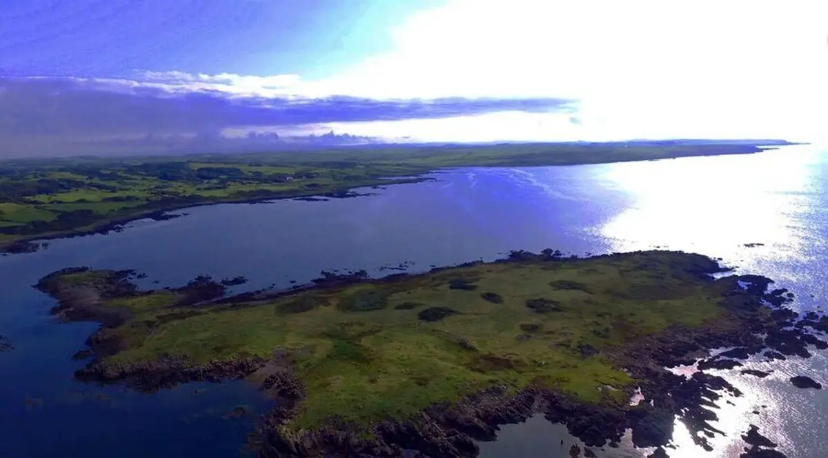 (عکس) با پول یک خودرو «بی ام دبلیو» یک جزیره خصوصی ۲۵ هکتاری بخرید