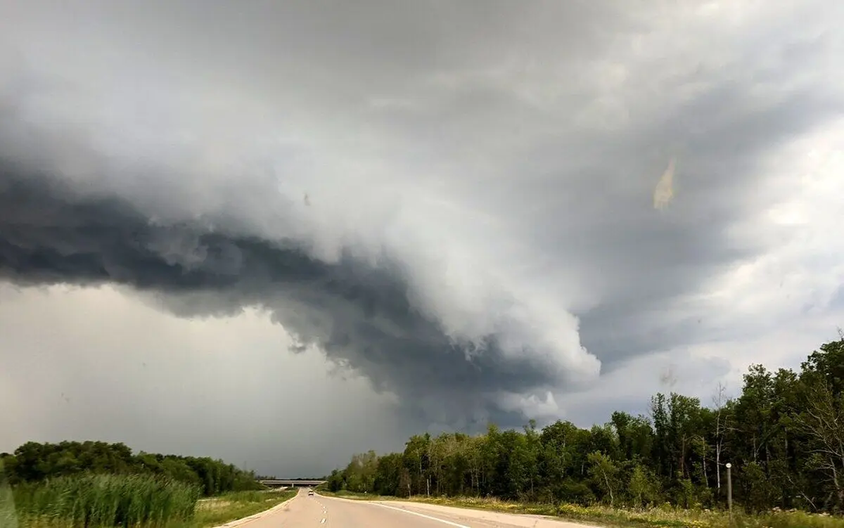 تصاویر آخرالزمانی از گردباد در عمان