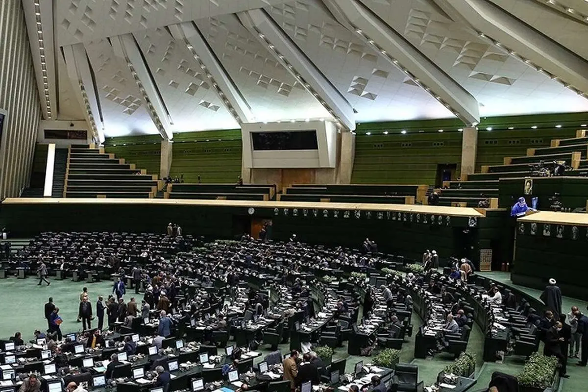 نمایندگان مجلس: هر ایرانی باید بتواند خودرو وارد کند