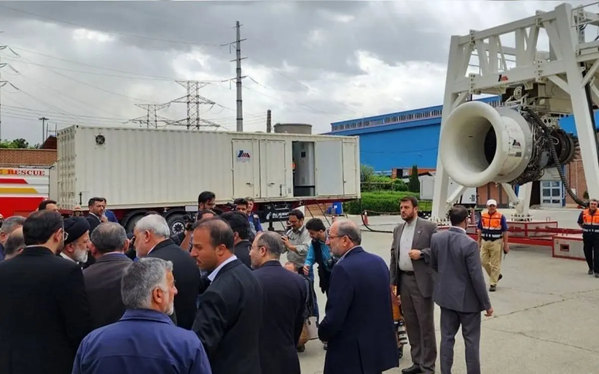 آزمایش موفق موتور کاملا ایرانی هواپیما با حضور رئیس‌جمهور
