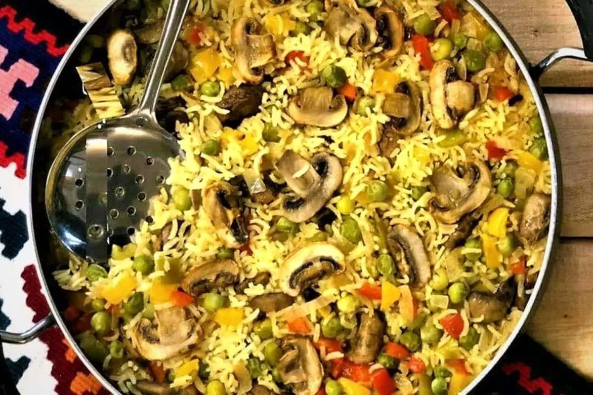 طرز تهیه پلوی مخلوط گیاهی؛ خوشمزه و مقوی