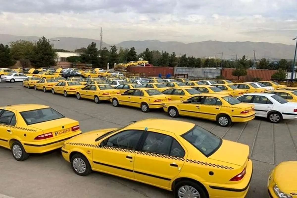آغاز نصب برچسب نرخ کرایه روی تاکسیها