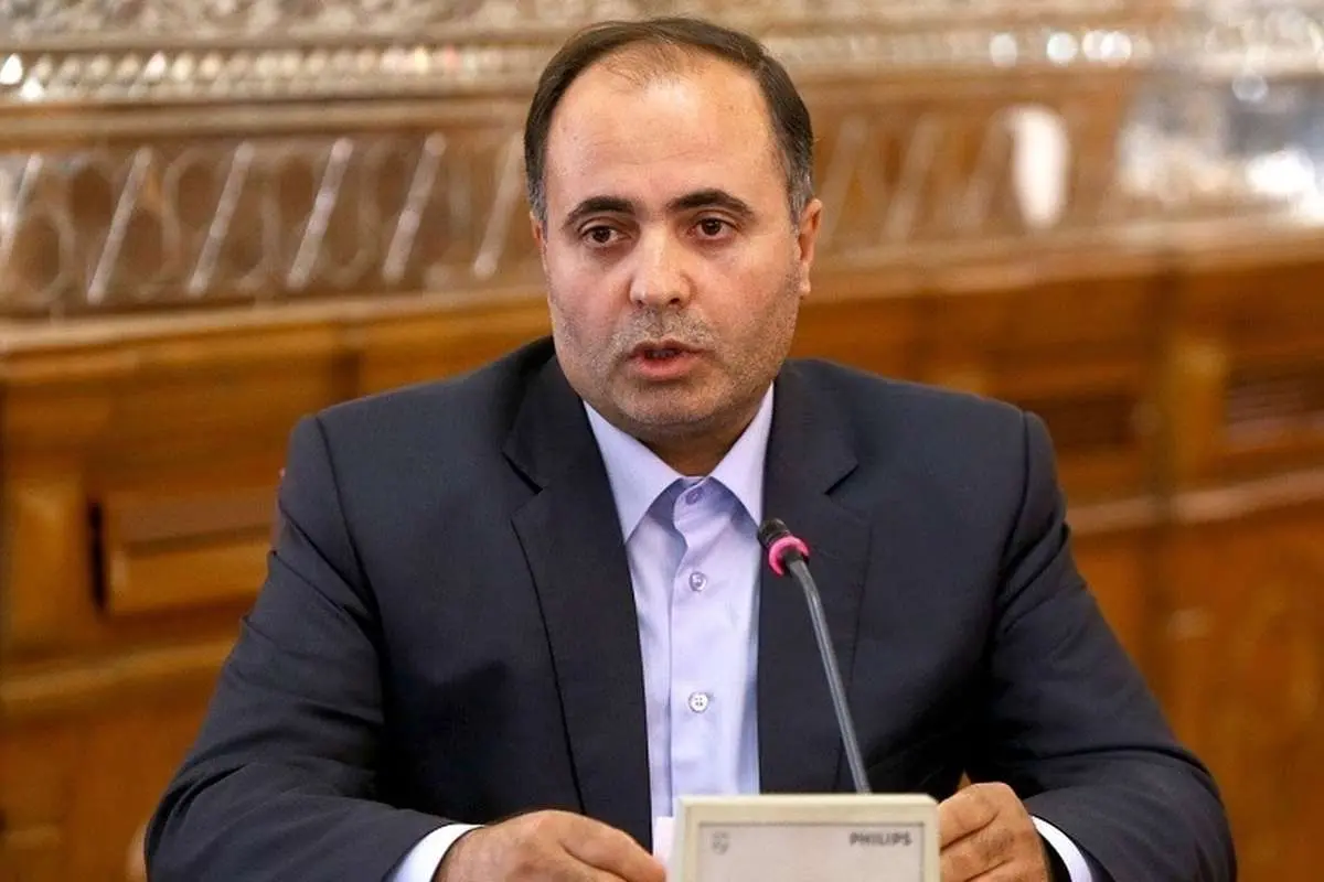نماینده مجلس: با سطل ماست و باتوم نمیتوان حجاب و عفاف واقعی را درست کرد؛ یک عدهای میگویند ما درست میکنیم!