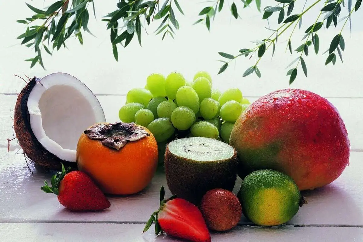 میوه را بعد از غذا بخوریم یا قبل از آن؟