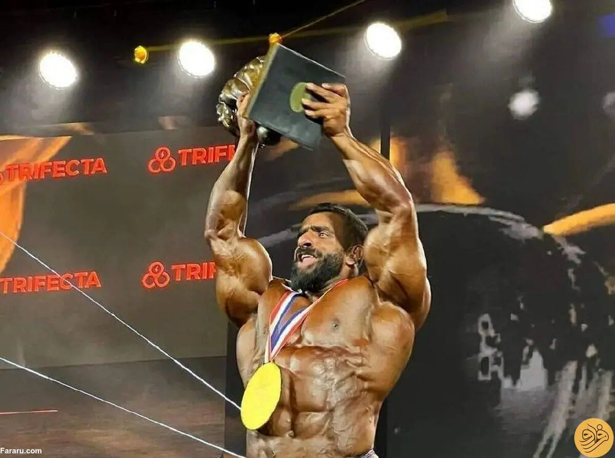 (عکس) رونمایی دوباره هادی چوپان از گردنبند معروف طلایش