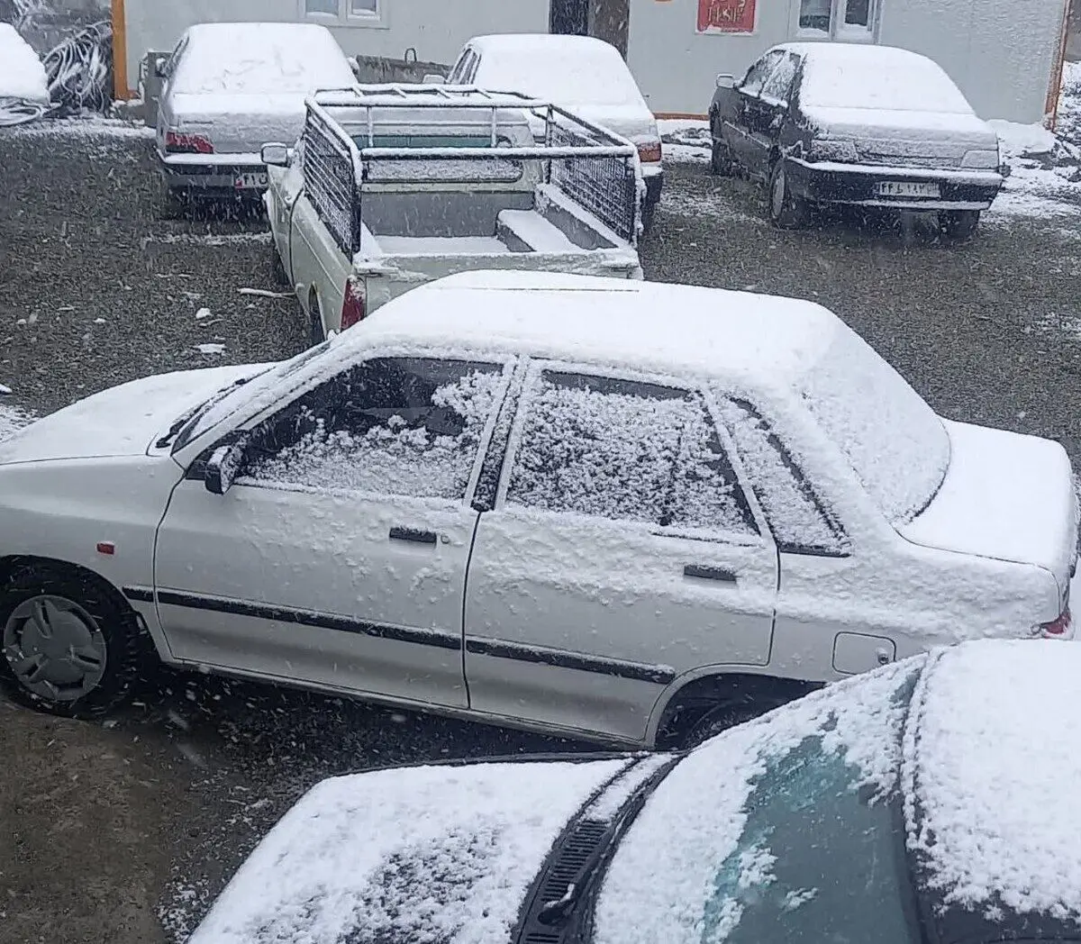 (تصویر) بارش برف بهاری در جاده چالوس