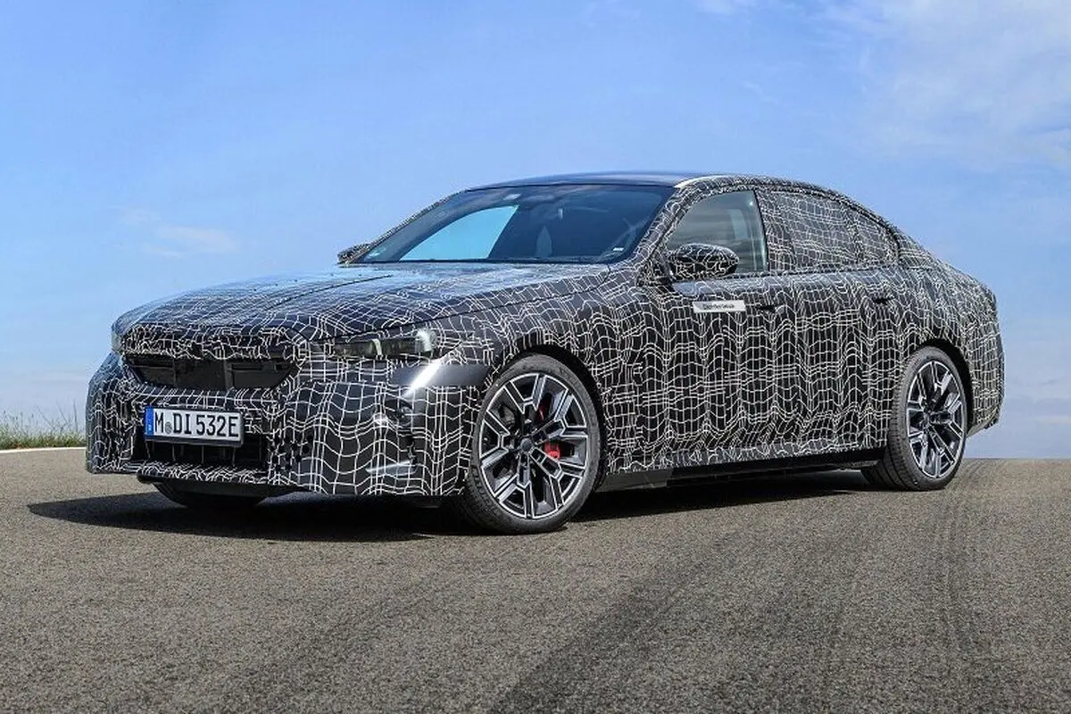 (ویدئو) تیزر‌های BMW i۵ منتشر شد/ اعجوبه تمام برقی از راه می‌رسد