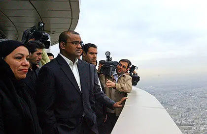 عکس> بازدید رئیس جمهور گویان از برج میلاد