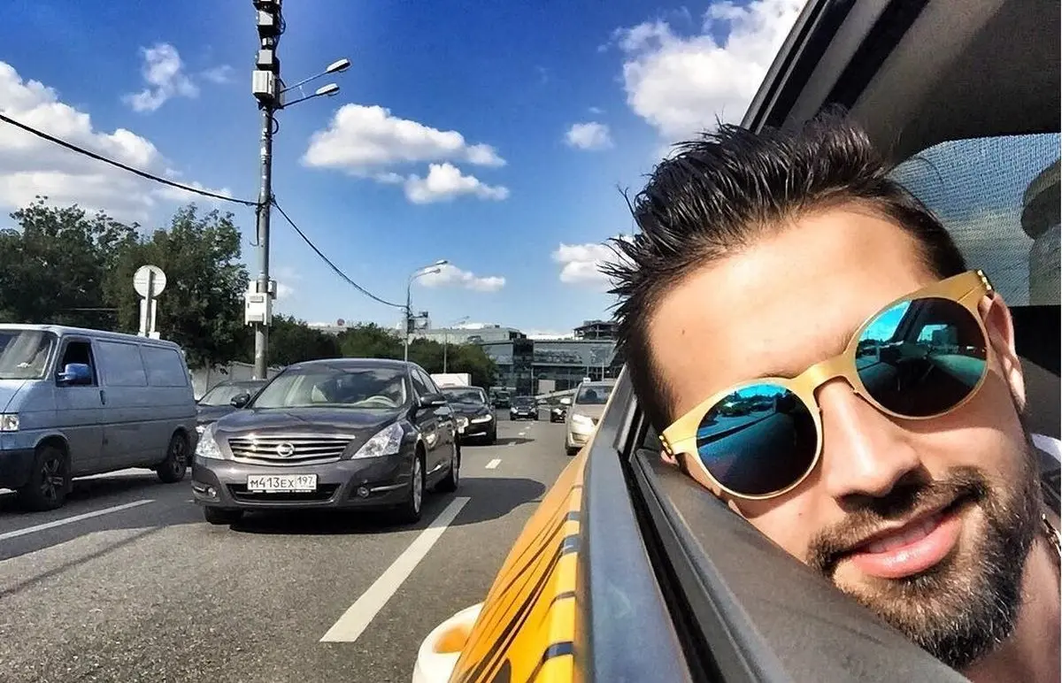 (ویدئو) «محسن افشانی» سرانجام در یک کنسرت آفتابی شد!