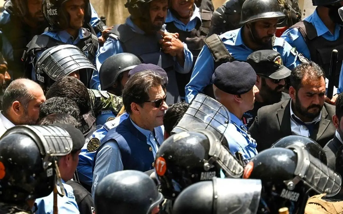 (ویدئو) ورود «عمران خان» به دادگاه تحت تدابیر شدید امنیتی