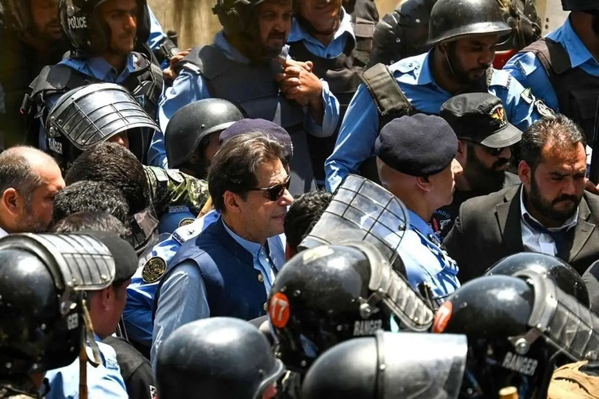 (ویدئو) ورود «عمران خان» به دادگاه تحت تدابیر شدید امنیتی
