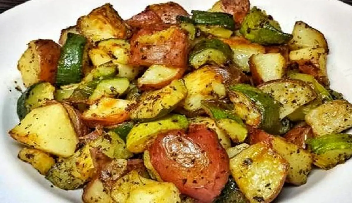 خوراک کدو سبز با سیب زمینی، غذایی ساده و به صرفه با طعمی لذیذ