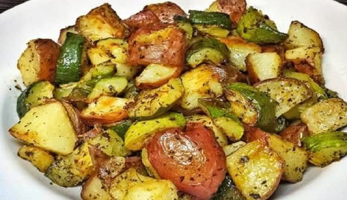 خوراک کدو سبز با سیب زمینی، غذایی ساده و به صرفه با طعمی لذیذ