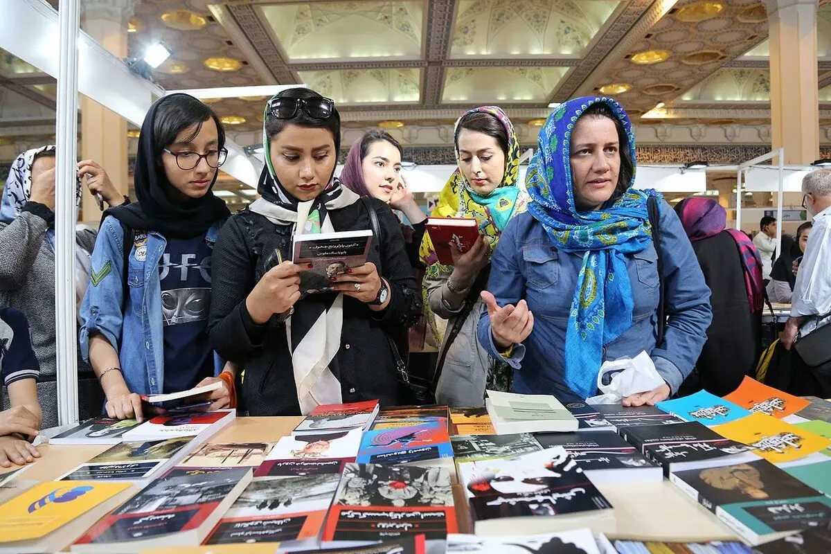 حاشیه‌های نمایشگاه بین‌المللی کتاب؛ از بن‌های بی‌مصرف تا اخطار پلمپ