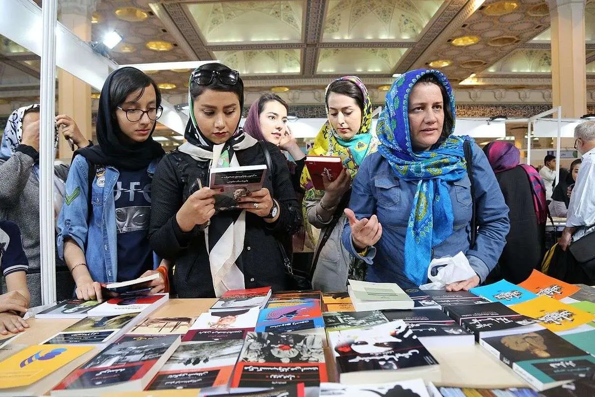 حاشیههای نمایشگاه بینالمللی کتاب؛ از بنهای بیمصرف تا اخطار پلمپ