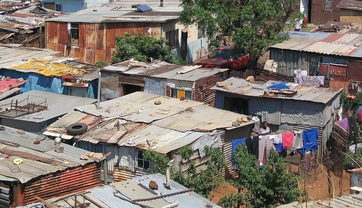 یک کارشناس: ادامه شرایط فعلی یعنی محاصره تهران توسط حلبی آباد‌ها