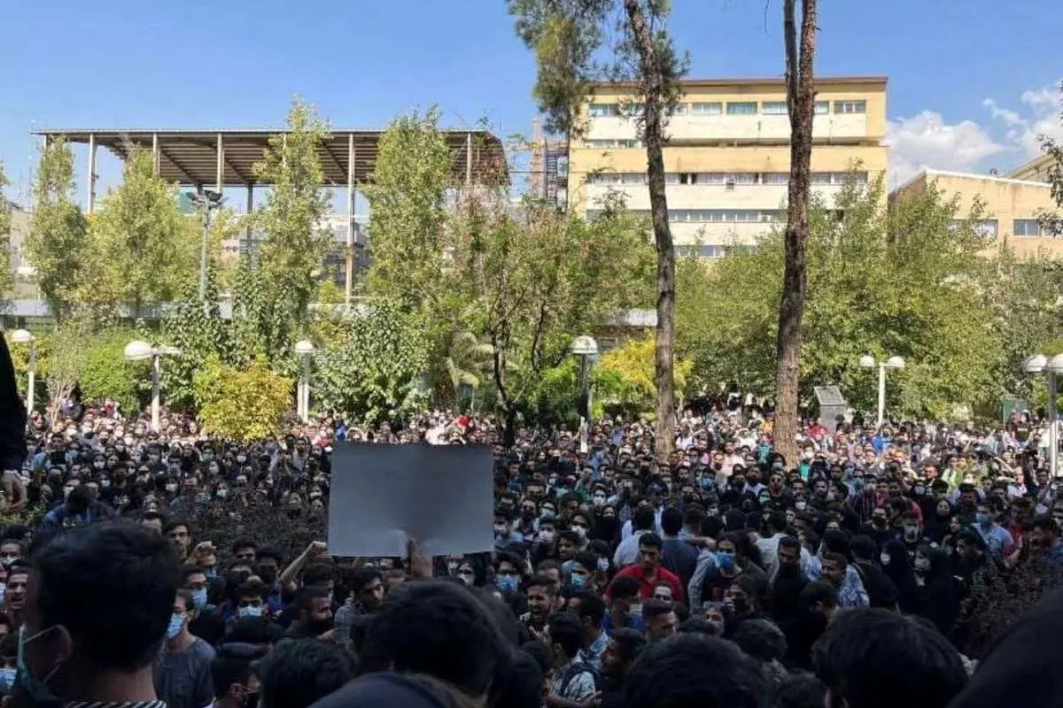 نقد لایحه پیشنهادی دولت درباره برگزاری تجمعات