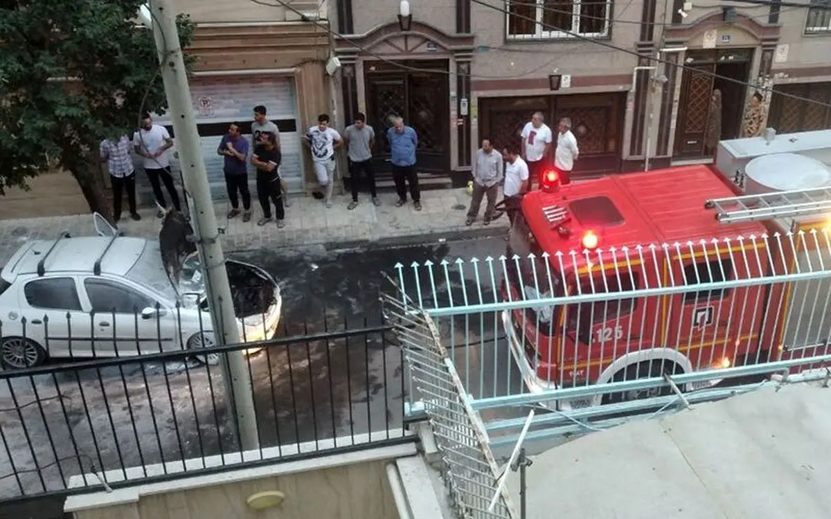 (ویدئو) انفجار یک پژو ۲۰۶ در خانی‌آباد تهران