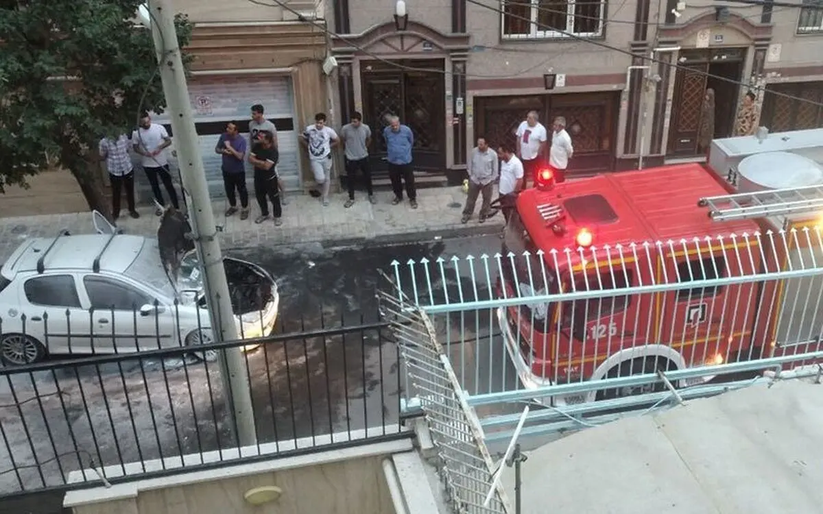 (ویدئو) انفجار یک پژو ۲۰۶ در خانی‌آباد تهران