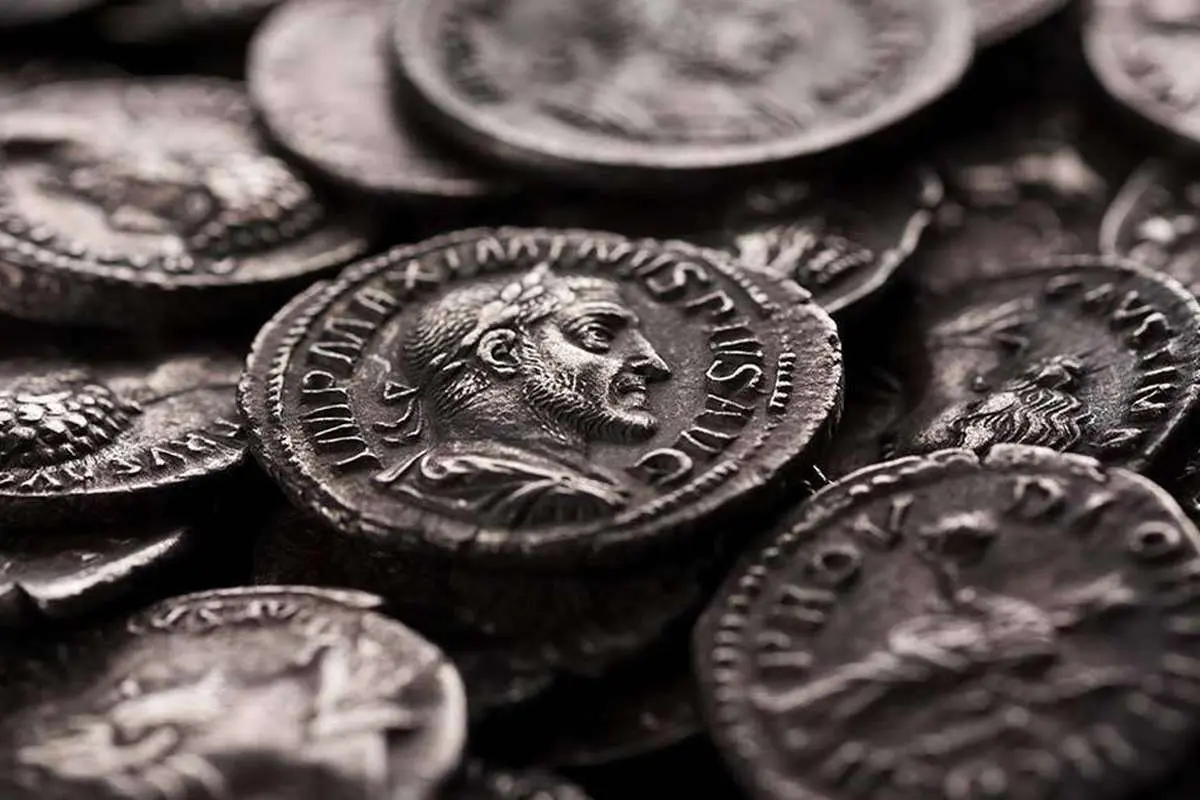 چرا مقابله با «کاهش ارزش پول و افزایش تورم» از نان شب هم واجب‌تر است؟ / درس‌هایی از سقوط امپراتوری روم