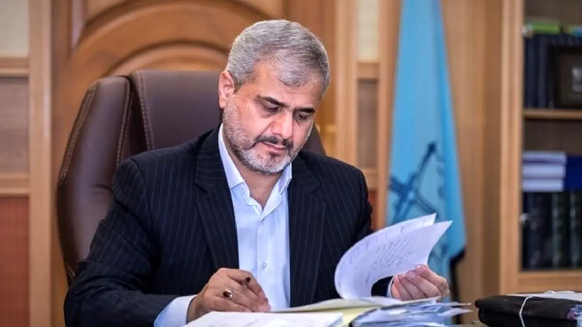 با کسانی که به دنبال برهنگی در کف خیابان هستند برخورد می‌کنیم