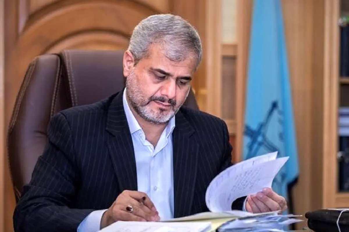 با کسانی که به دنبال برهنگی در کف خیابان هستند برخورد میکنیم