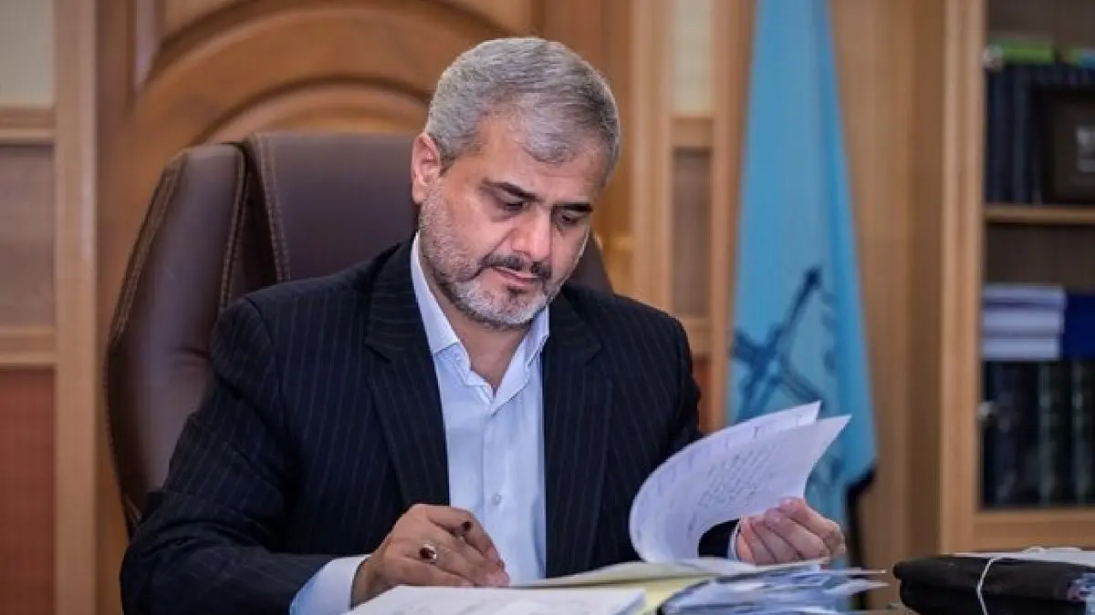 با کسانی که به دنبال برهنگی در کف خیابان هستند برخورد می‌کنیم