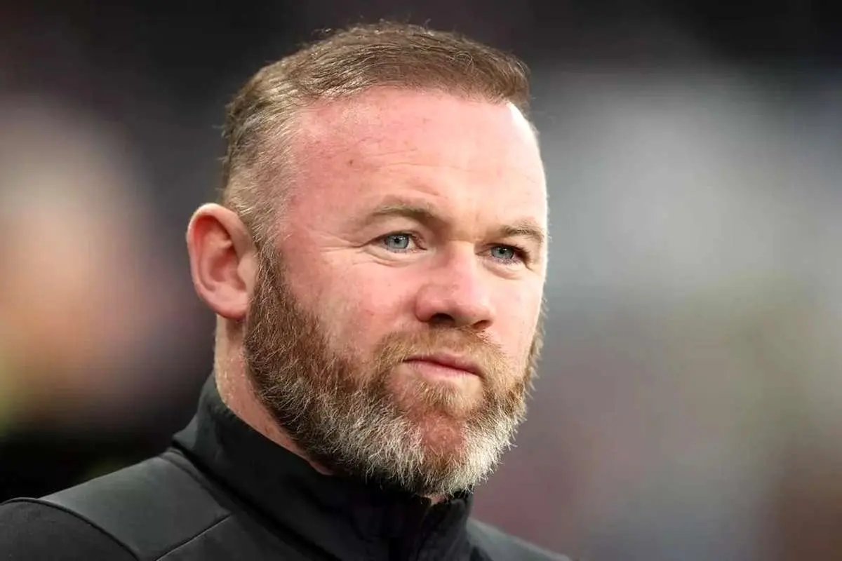 (عکس)رونمایی از مجسمه مهاجم سابق منچستریونایتد