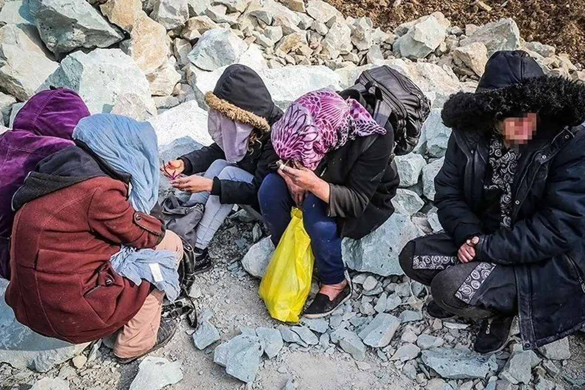 زنان معتاد به دنبال گمنامی در شهرهای بزرگ